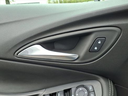 Used 2025 Buick Encore GX Preferred FWD image 15