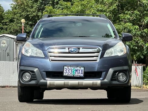 Used 2013 Subaru Outback 2.5i Limited w/ Moonroof Pkg AWD/4WD image 10