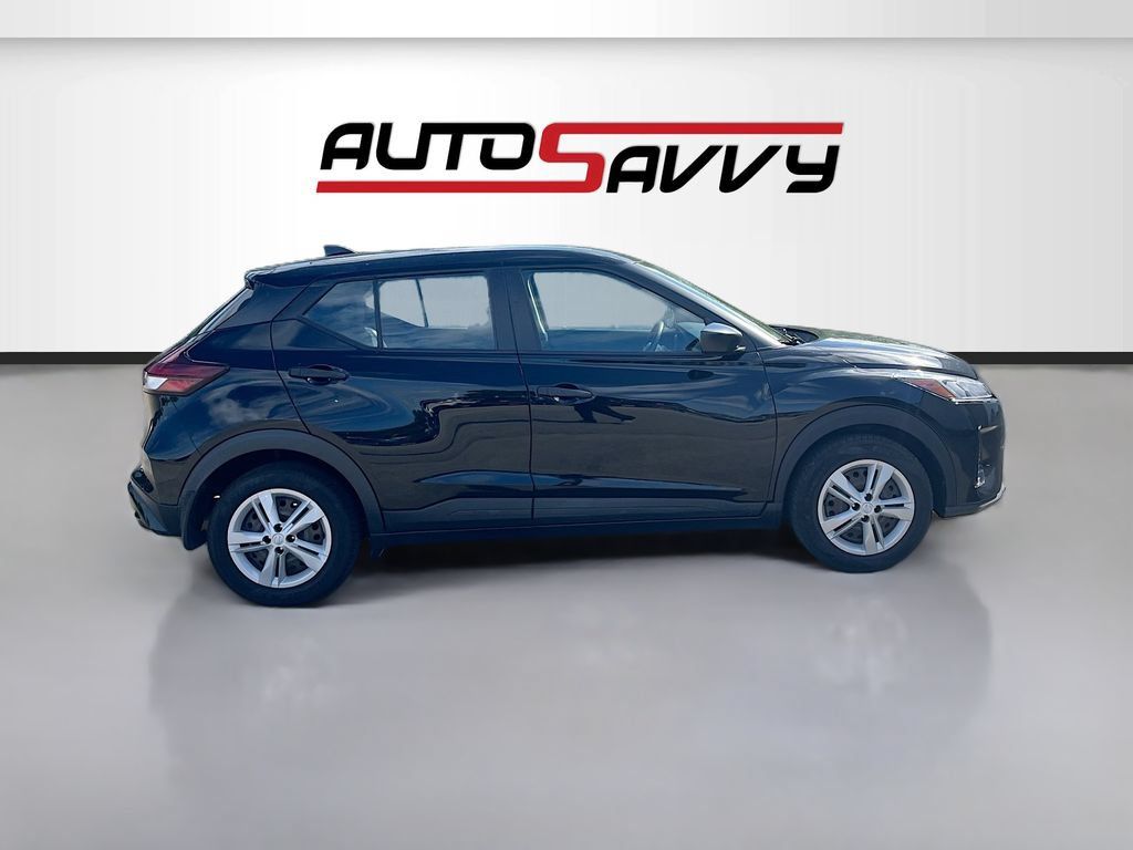 Used 2022 Nissan Kicks S FWD image 8