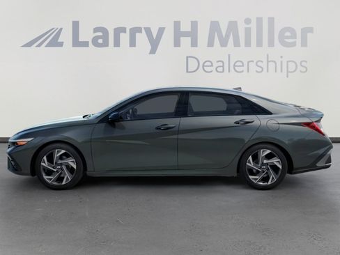 New 2026 Hyundai Elantra SEL Sport FWD image 3