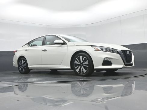Used 2021 Nissan Altima 2.5 SV FWD image 49