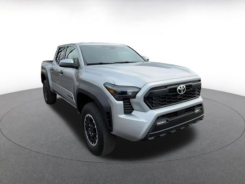 Used 2025 Toyota Tacoma TRD Off-Road image 3