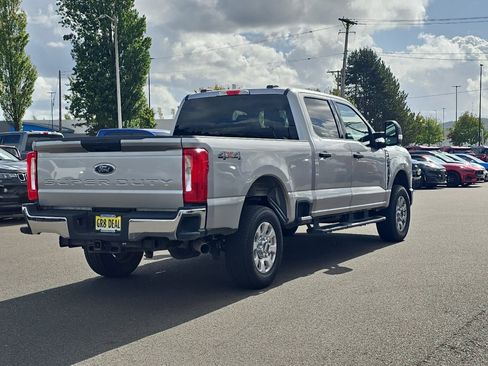 Used 2024 Ford F250 XLT image 5