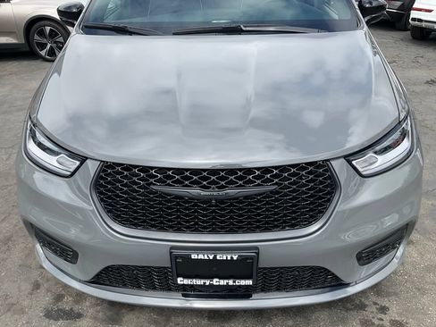Used 2023 Chrysler Pacifica Limited w/ S Appearance Package FWD image 93
