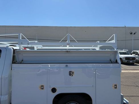 New 2026 Ford F250 XL w/ XL Chrome Package image 15