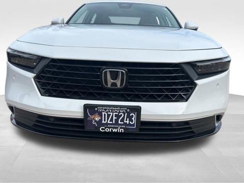 Used 2023 Honda Accord Touring image 11
