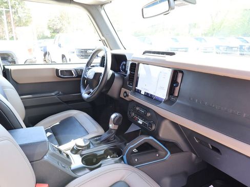 Used 2024 Ford Bronco Wildtrak AWD/4WD image 34