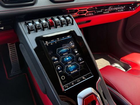 Used 2021 Lamborghini Huracan EVO RWD image 51