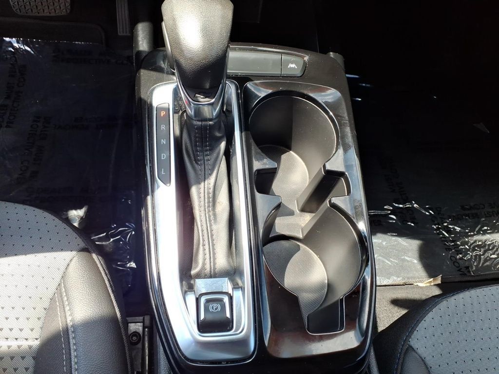 Used 2024 Chevrolet Trax LT FWD image 11