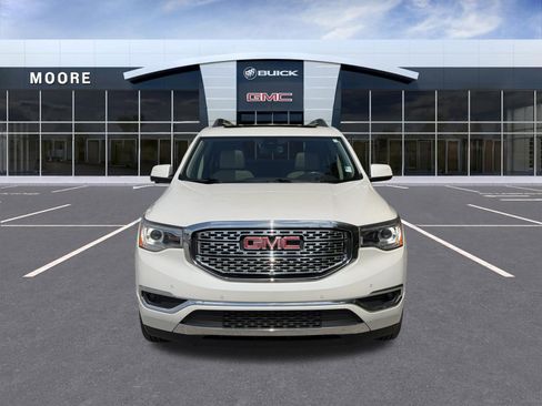 Used 2017 GMC Acadia Denali w/ Technology Package FWD image 3