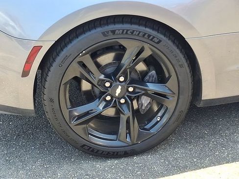Used 2019 Chevrolet Camaro SS RWD image 29