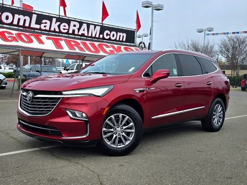 Used 2024 Buick Enclave Premium image 3