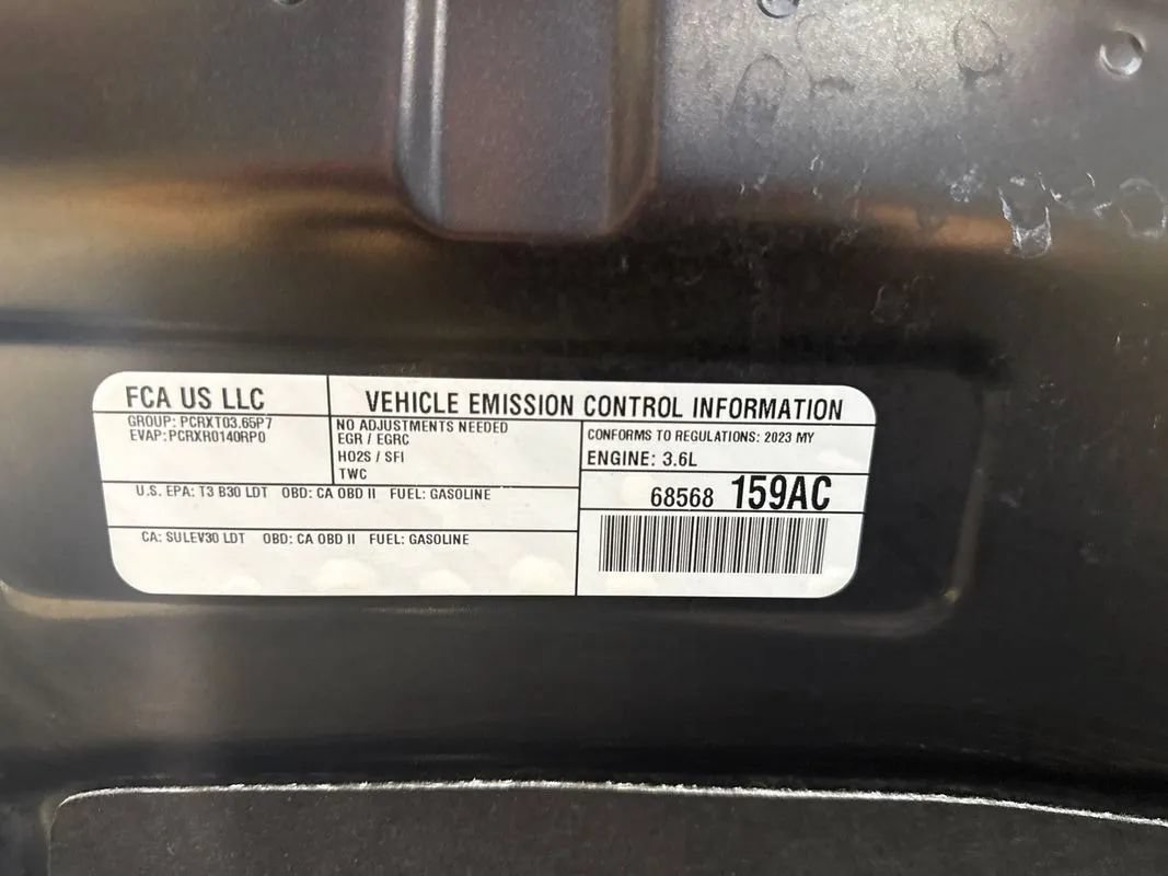 Used 2023 Chrysler Pacifica Touring-L FWD image 46