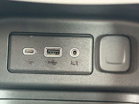 Used 2022 Chevrolet Equinox LS w/ LPO, Floor Liner Package AWD/4WD image 17