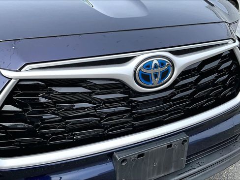 Used 2022 Toyota Highlander XLE image 30