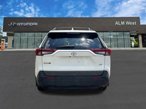 Used 2019 Toyota RAV4 LE w/ Carpet Mat Package FWD image 6