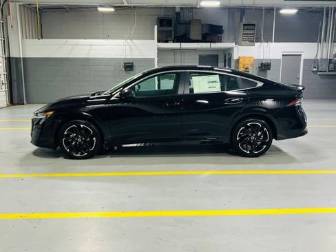 New 2026 Nissan Sentra SR w/ Floor Mat Package FWD image 13