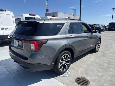 Used 2025 Ford Explorer ST-Line RWD image 5
