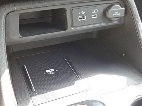 Certified 2024 Honda Pilot Touring image 9
