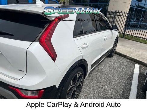 Used 2023 Kia Niro EX Touring FWD image 5