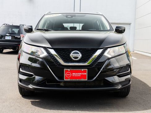 Used 2020 Nissan Rogue Sport SV image 2