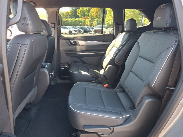 Used 2026 Buick Enclave Sport Touring AWD/4WD image 17