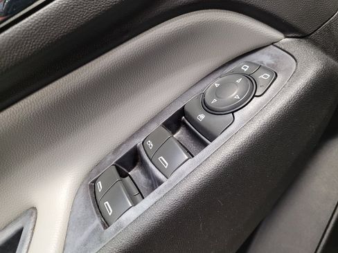 Used 2019 Chevrolet Equinox LS FWD image 27