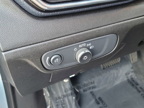 Used 2022 Chevrolet Bolt EUV Premier w/ Sun & Sound Package image 19