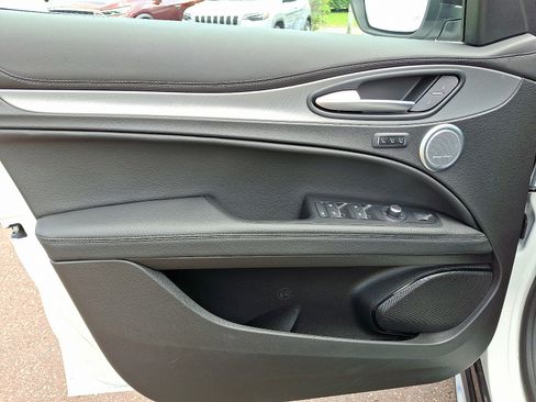 New 2025 Alfa Romeo Stelvio Sprint image 8