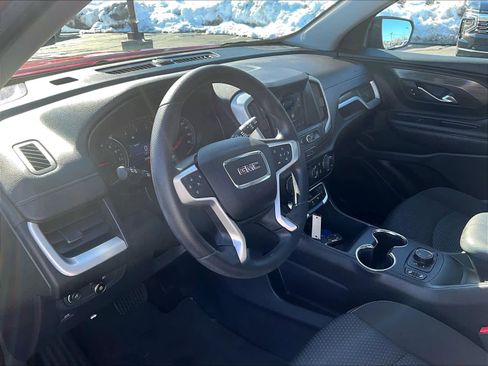 Used 2023 GMC Terrain SLE w/ Driver Convenience Package image 8