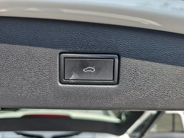 Used 2024 Volkswagen Tiguan SE FWD image 34
