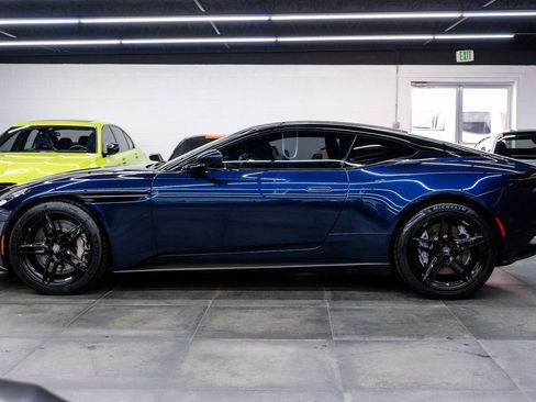 Used 2018 Aston Martin DB11 V12 image 18