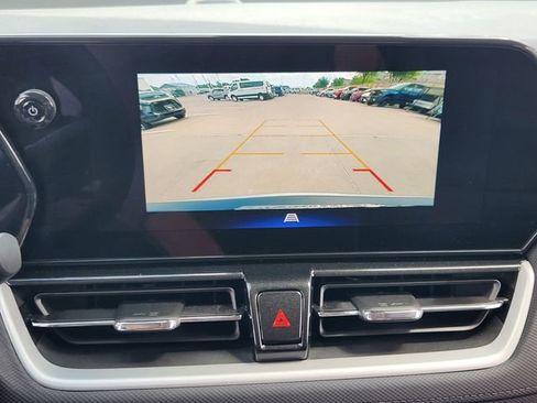 Used 2024 Chevrolet TrailBlazer LT w/ LT Cold Weather Package FWD image 7