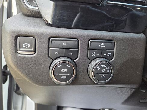 Used 2024 Chevrolet Silverado 2500 LT AWD/4WD image 14