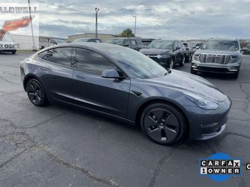 Used 2022 Tesla Model 3 Long Range image 2