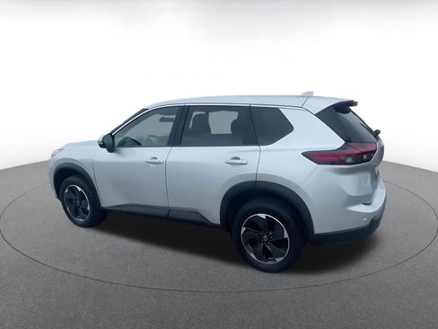 Used 2025 Nissan Rogue SV AWD/4WD image 10