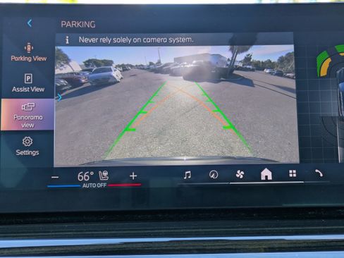 Used 2025 BMW X5 xDrive50e image 35