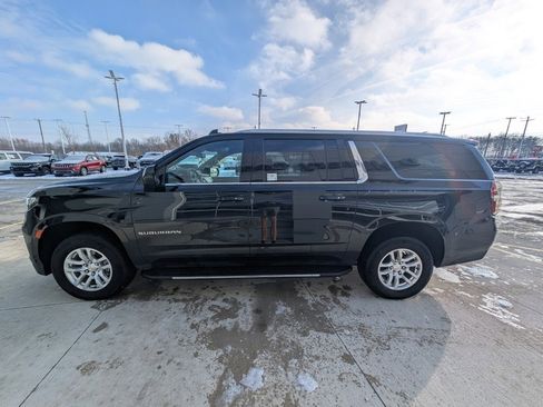 Used 2024 Chevrolet Suburban LT image 7