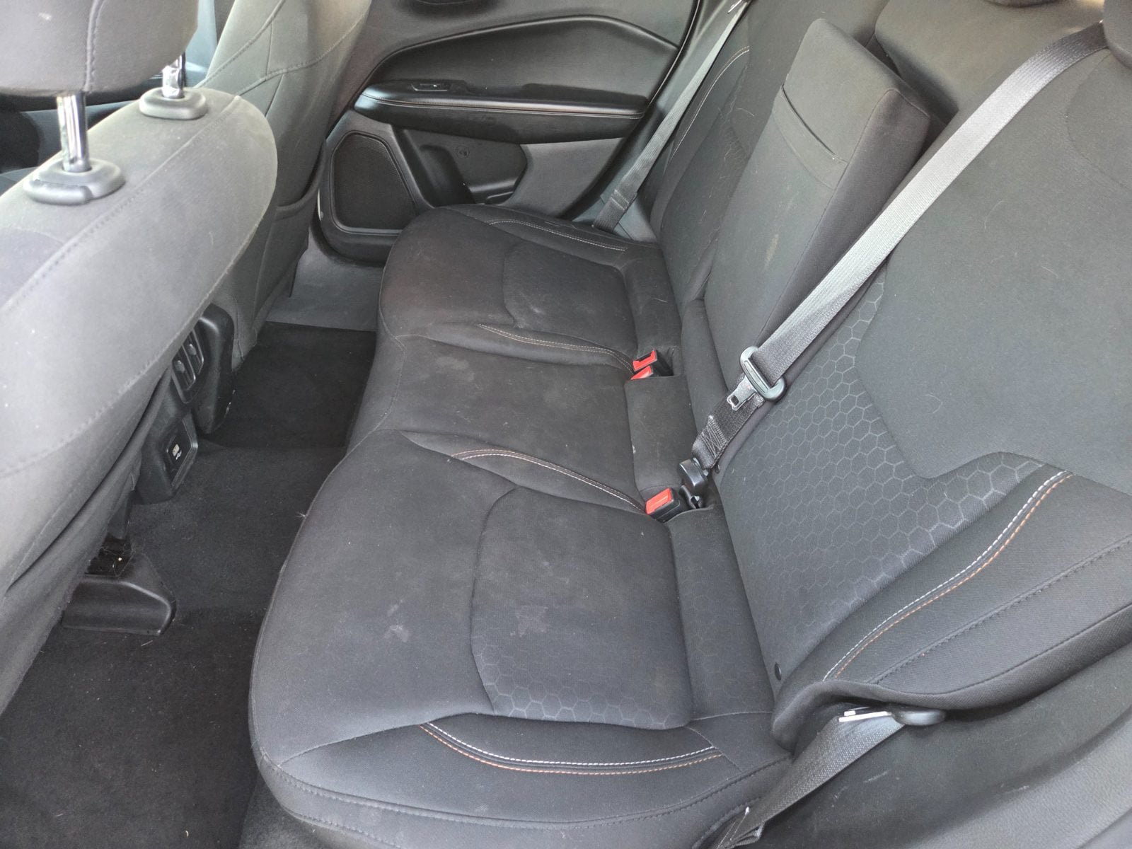 Used 2018 Jeep Compass Sport FWD image 8