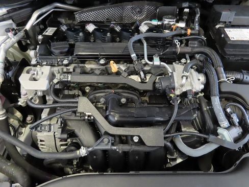 Used 2024 Toyota Corolla LE image 32