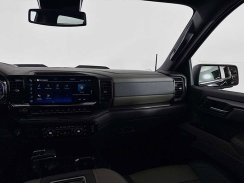 Used 2022 Chevrolet Silverado 1500 ZR2 image 35