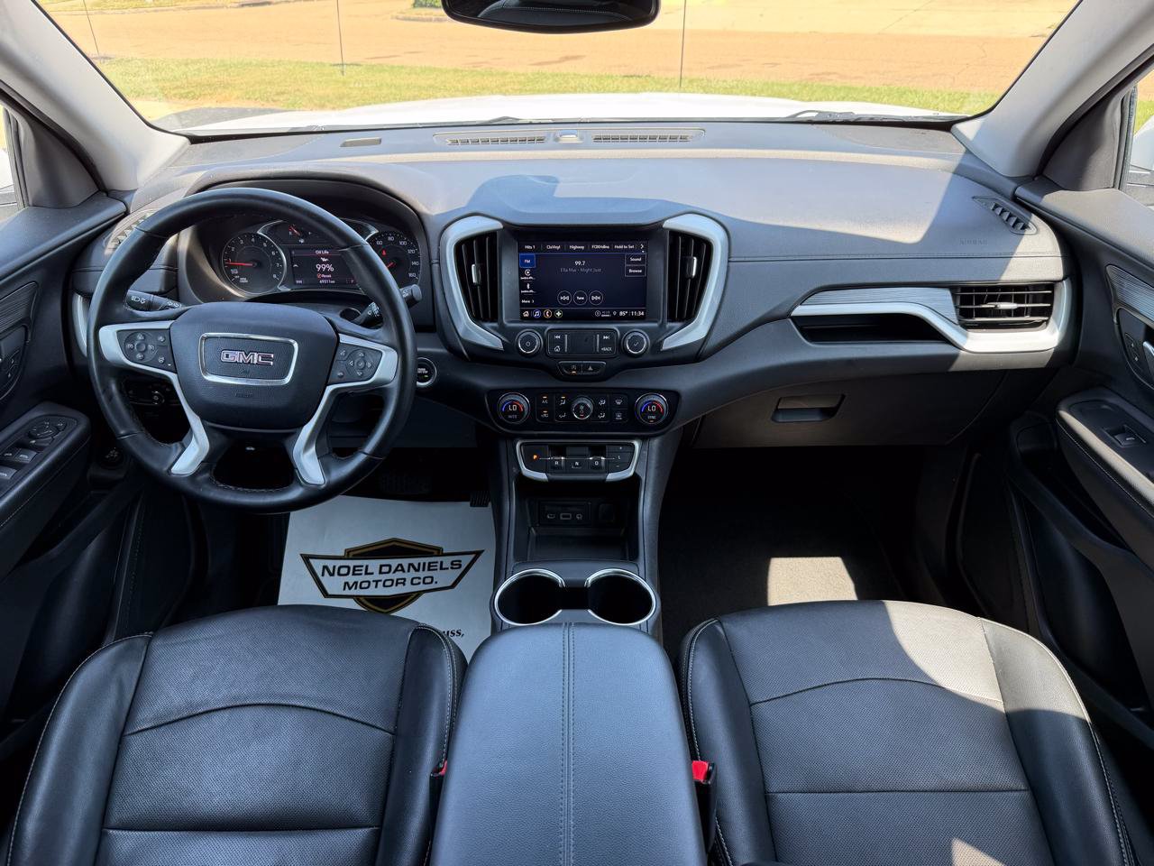 Used 2023 GMC Terrain SLT AWD/4WD image 17