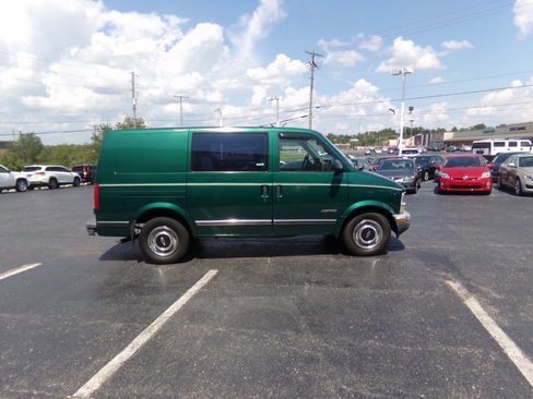 Used 1998 Chevrolet Astro w/ Convenience Group image 6