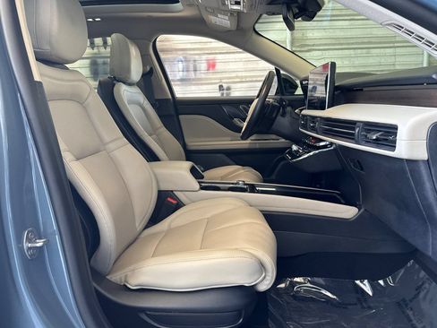 Certified 2025 Lincoln Corsair Grand Touring w/ Equipment Group 302A AWD/4WD image 15