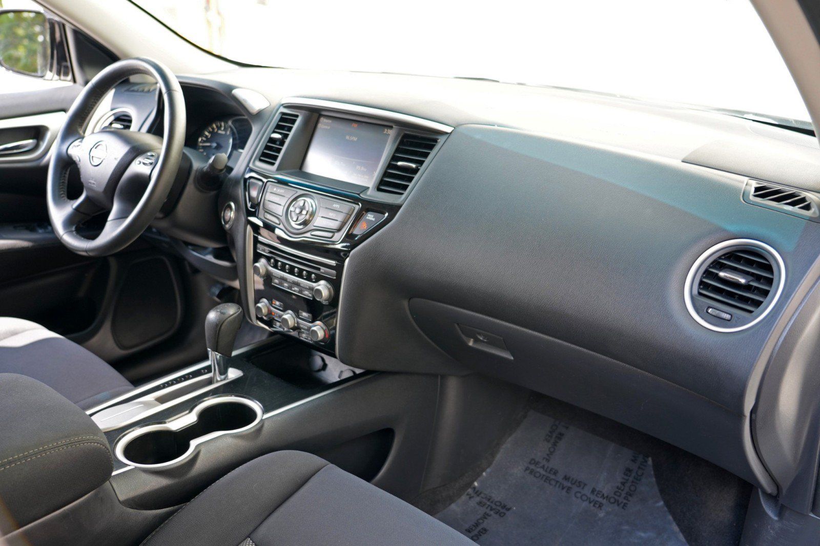 Used 2017 Nissan Pathfinder SV FWD image 13