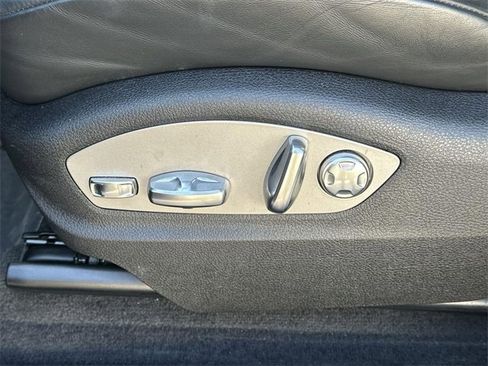 Used 2024 Porsche Macan image 34