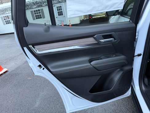 New 2026 GMC Terrain Denali w/ LPO, Floor Liner Package image 17