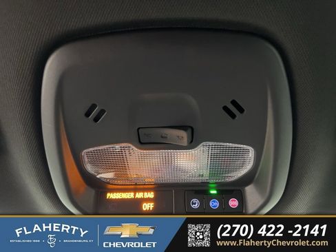 Used 2025 Chevrolet Trax RS image 33