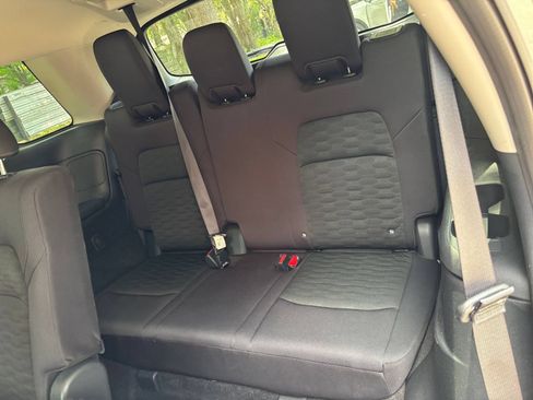 Used 2025 Nissan Pathfinder SV FWD image 29
