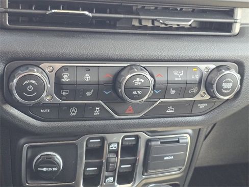 New 2025 Jeep Gladiator Willys image 12